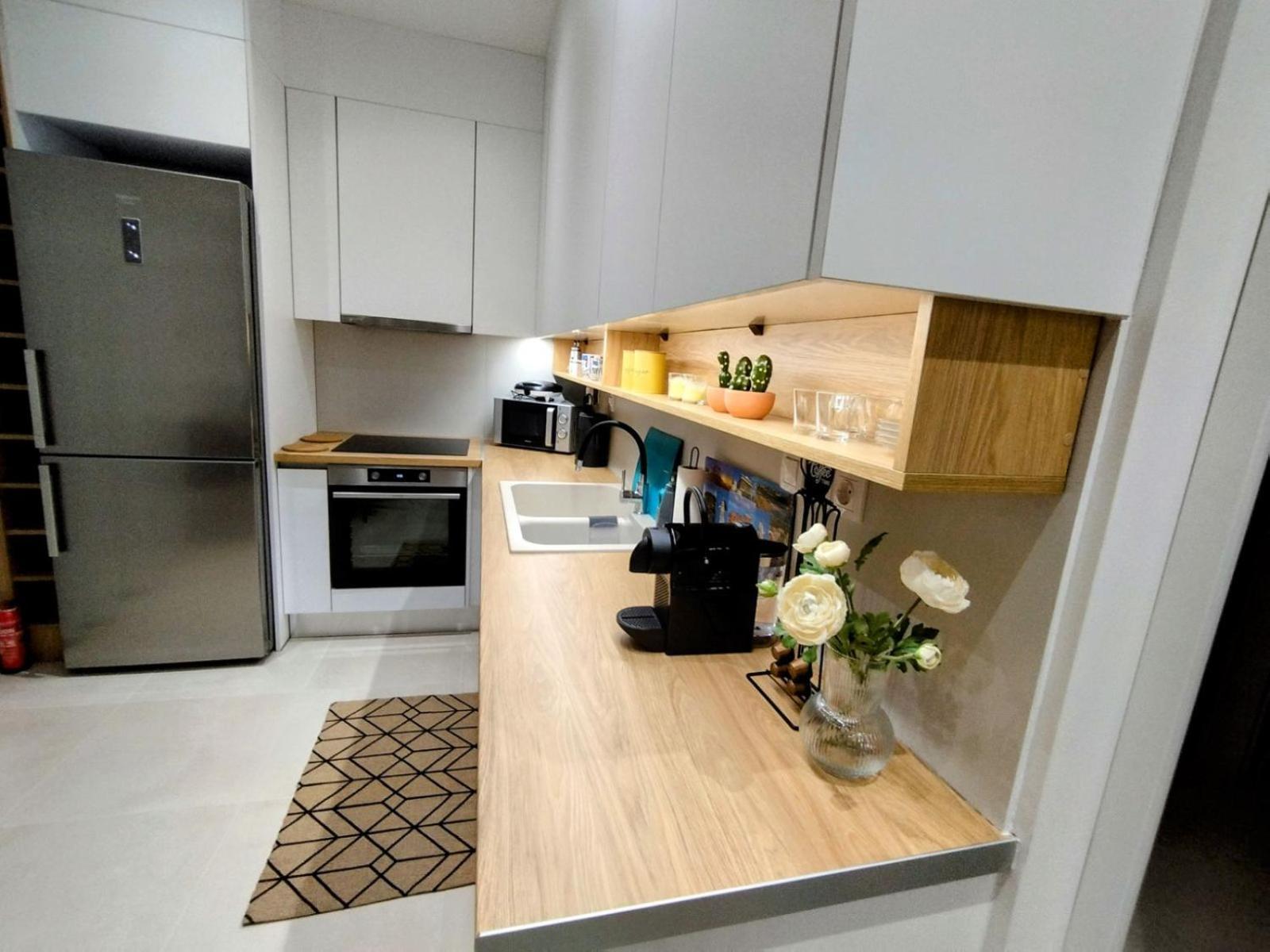 Floral Home 1 - Ground Floor Apt With Courtyard And Private Parking! Atenas Exterior foto